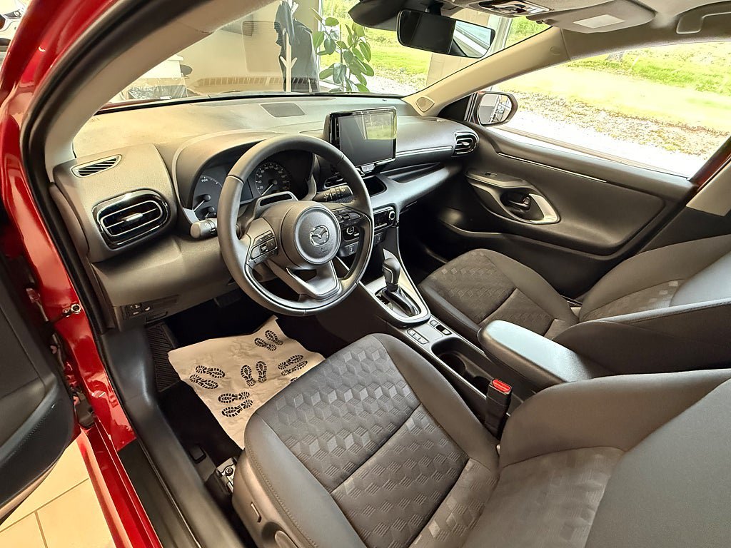 Vehicle Image 12