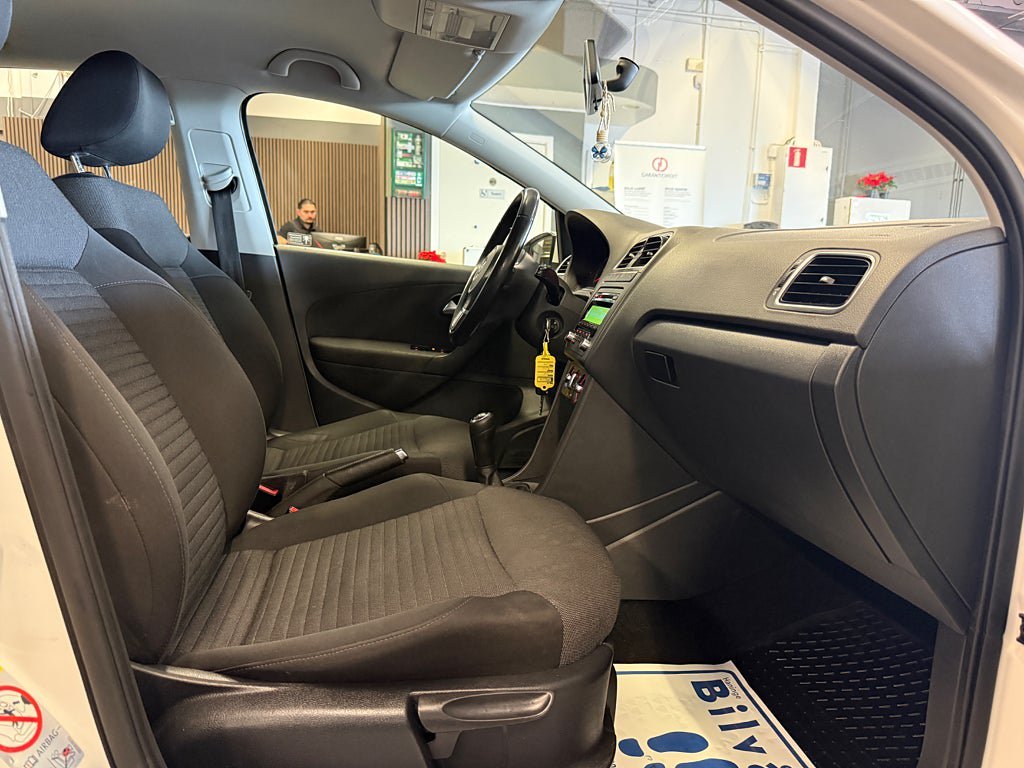 Vehicle Image 17