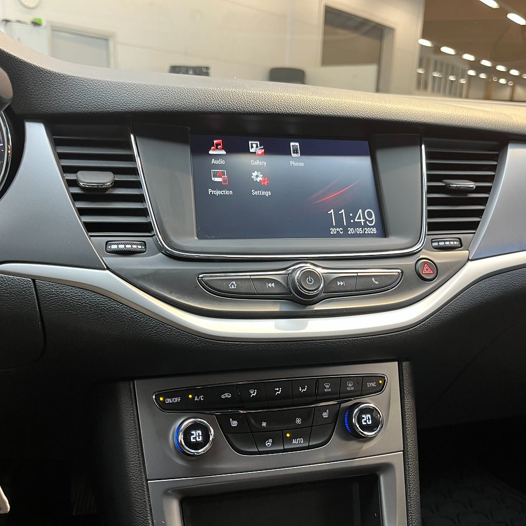 Vehicle Image 12