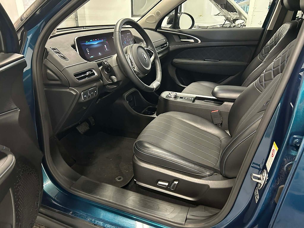 Vehicle Image 9
