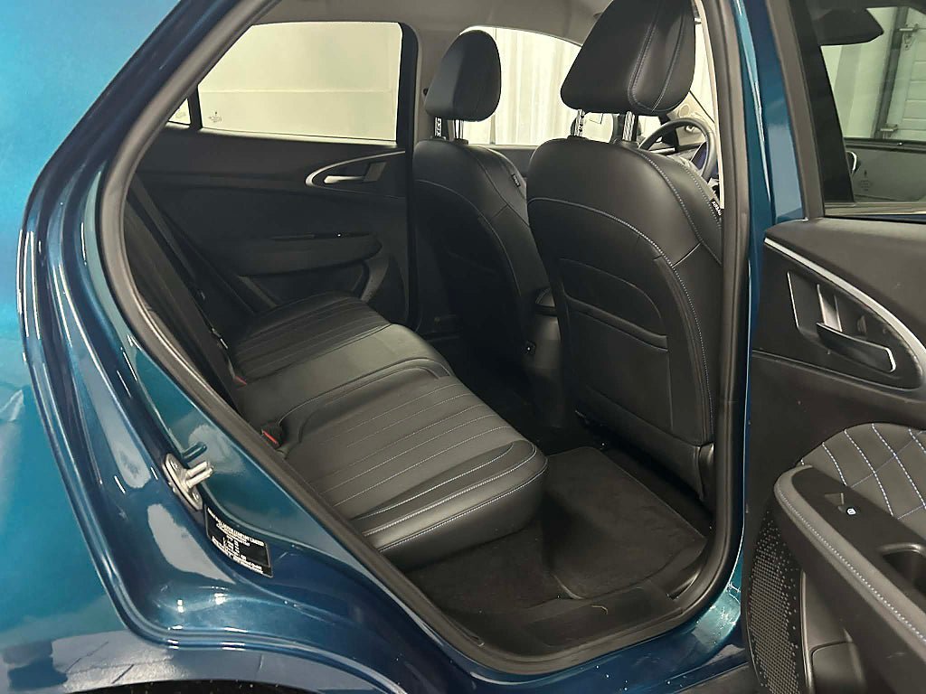 Vehicle Image 11