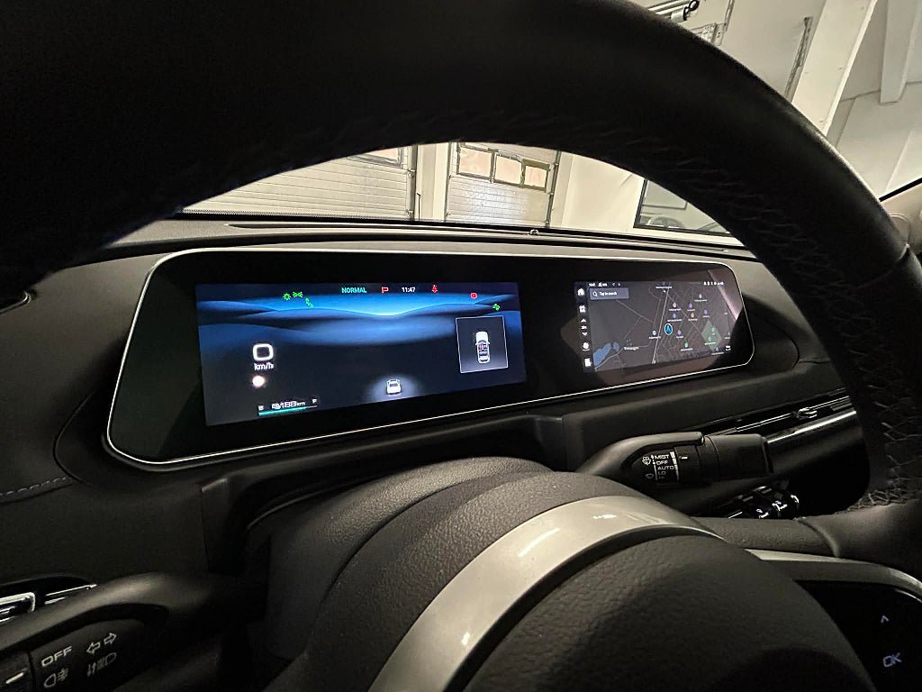 Vehicle Image 14
