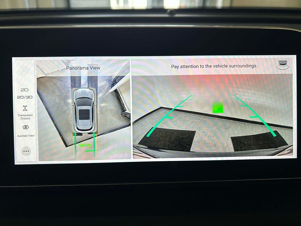 Vehicle Image 16