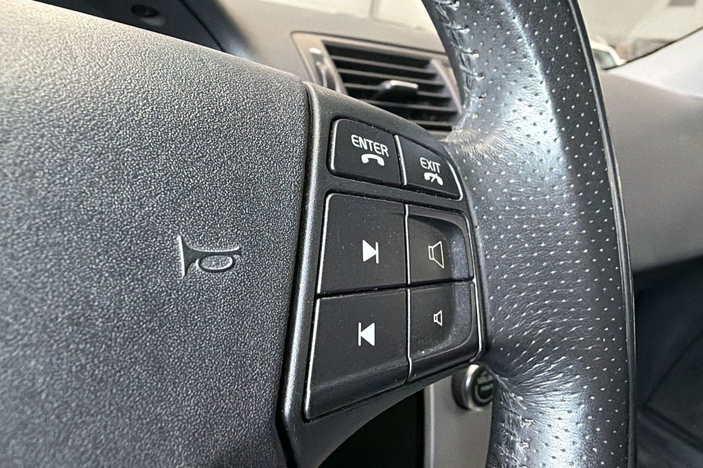 Vehicle Image 16