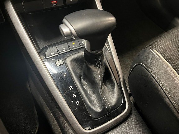 Vehicle Image 25