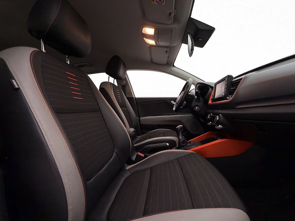Vehicle Image 11