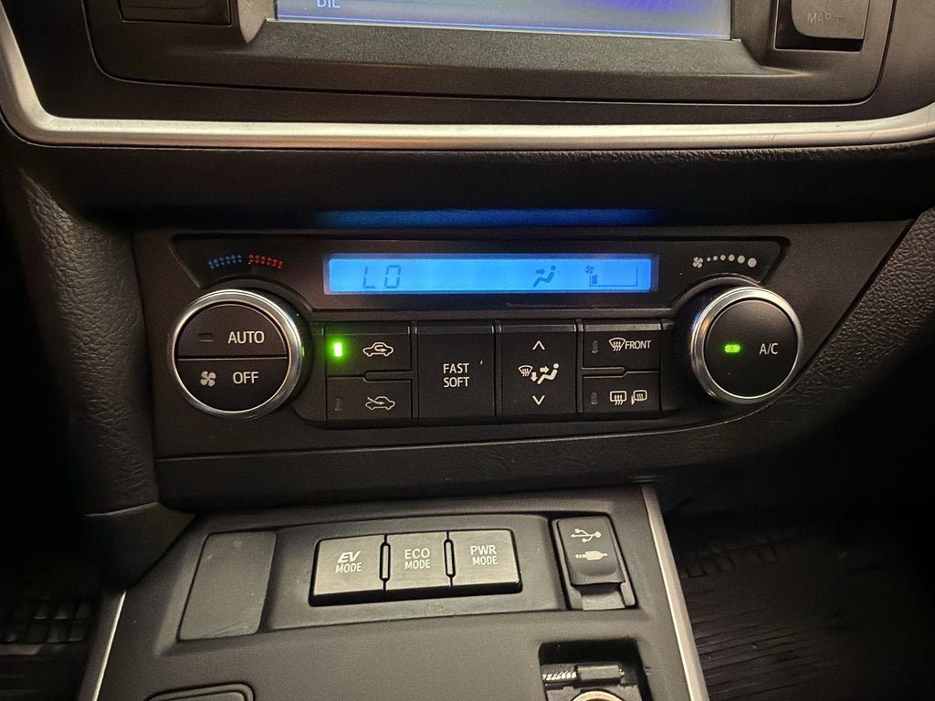 Vehicle Image 23