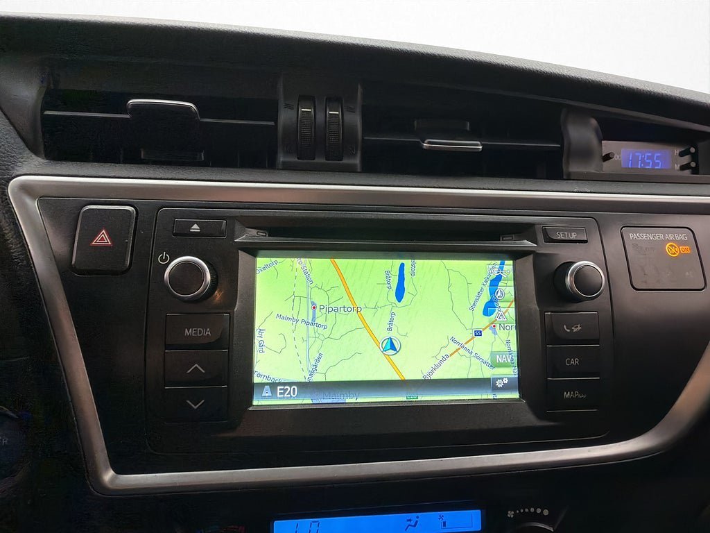 Vehicle Image 25