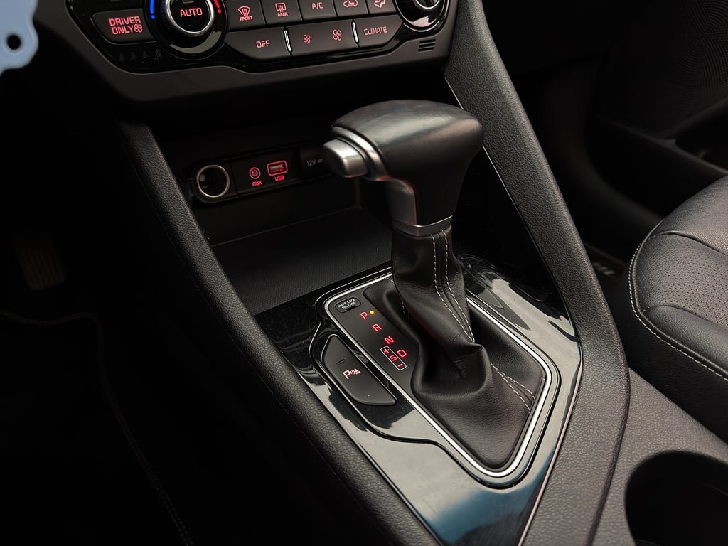 Vehicle Image 25