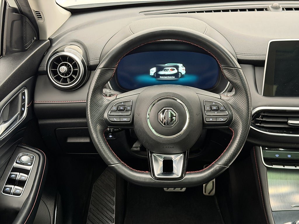 Vehicle Image 14