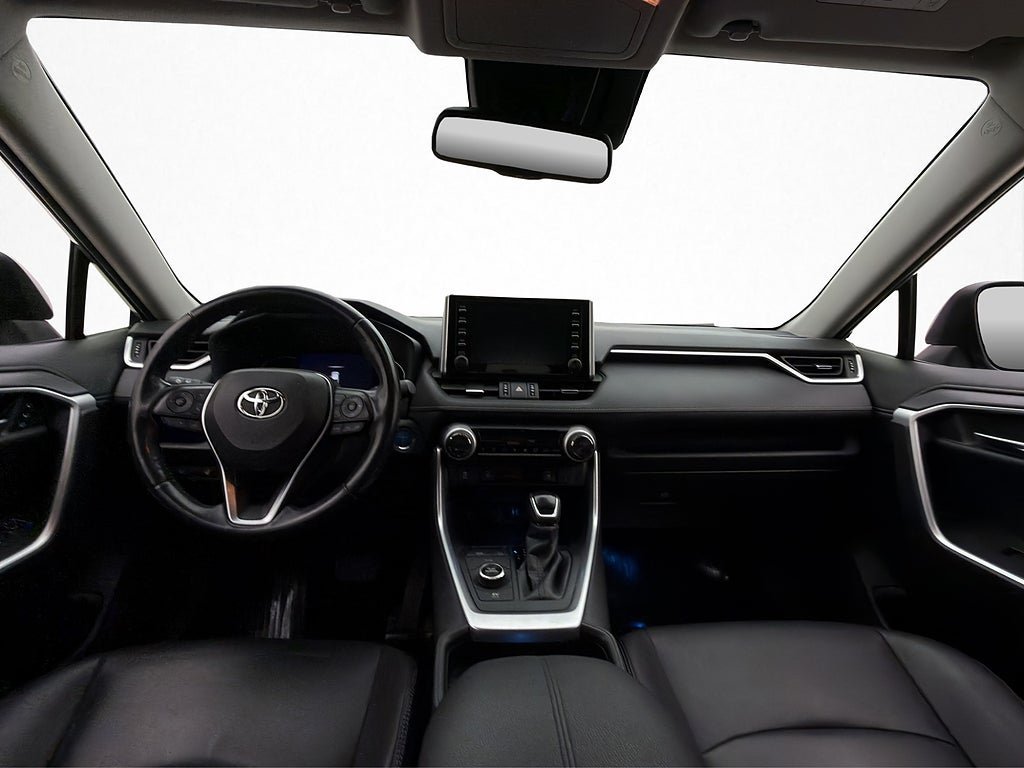Vehicle Image 12