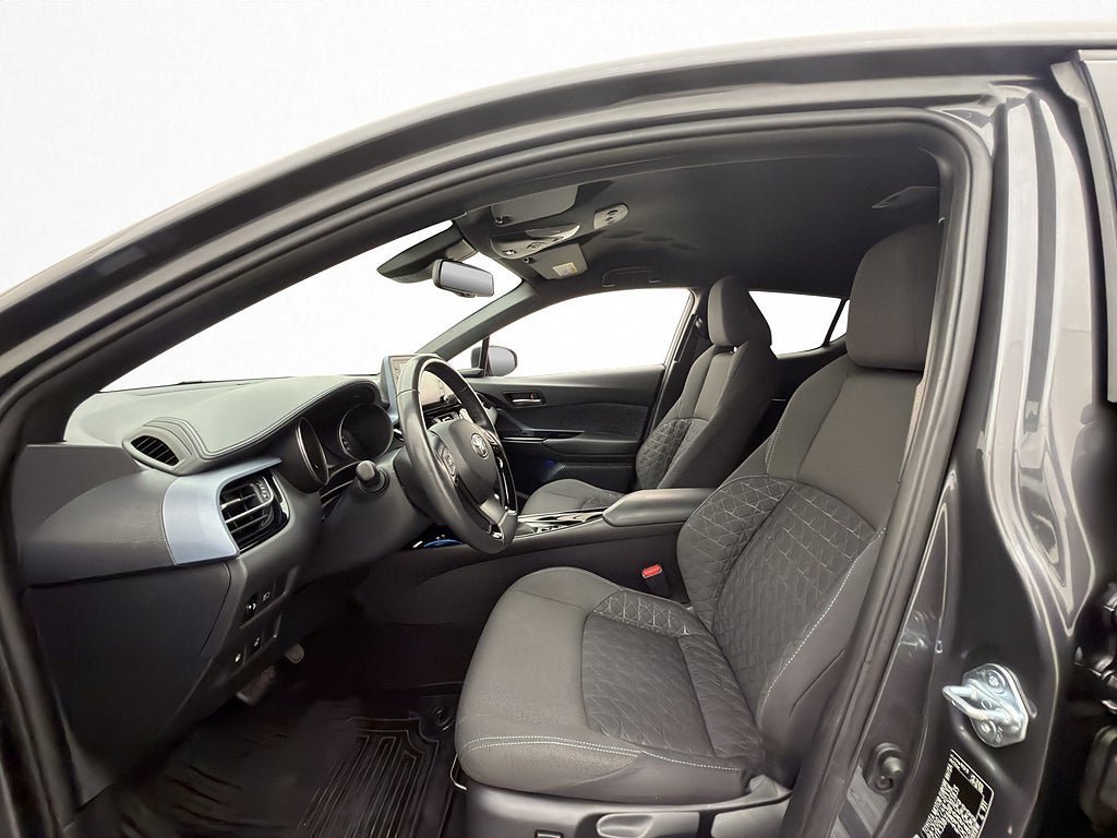 Vehicle Image 11