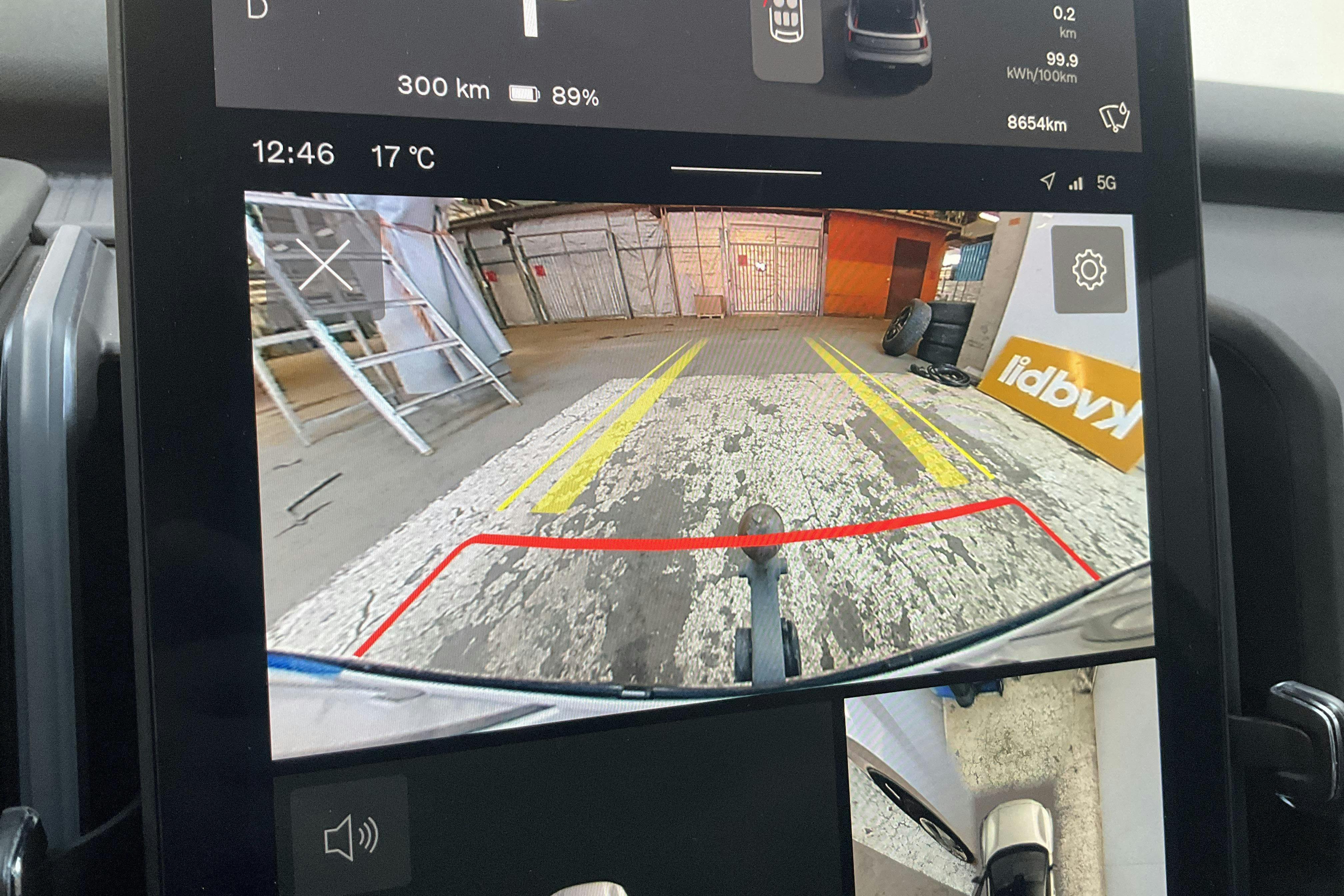 Vehicle Image 11