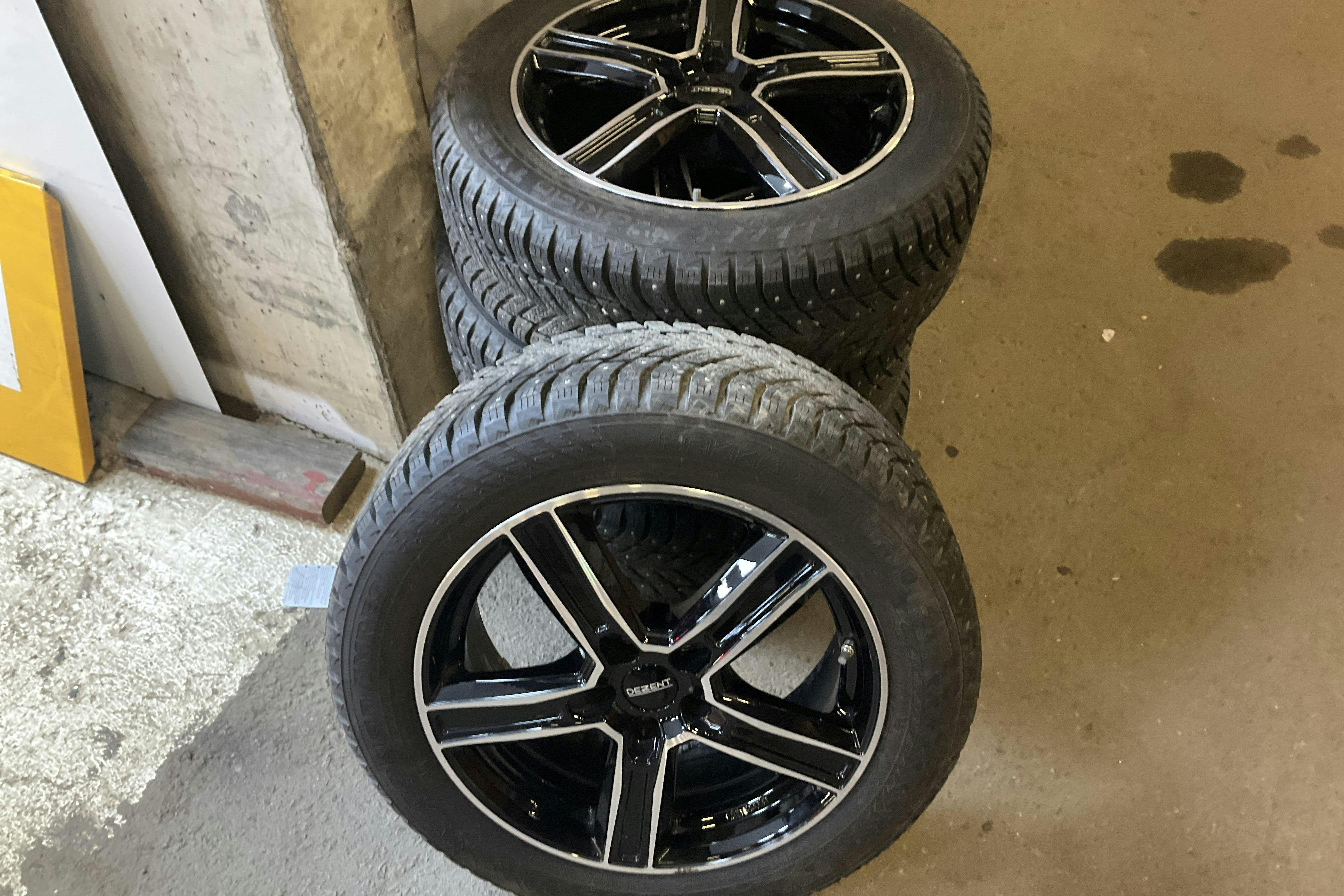 Vehicle Image 22