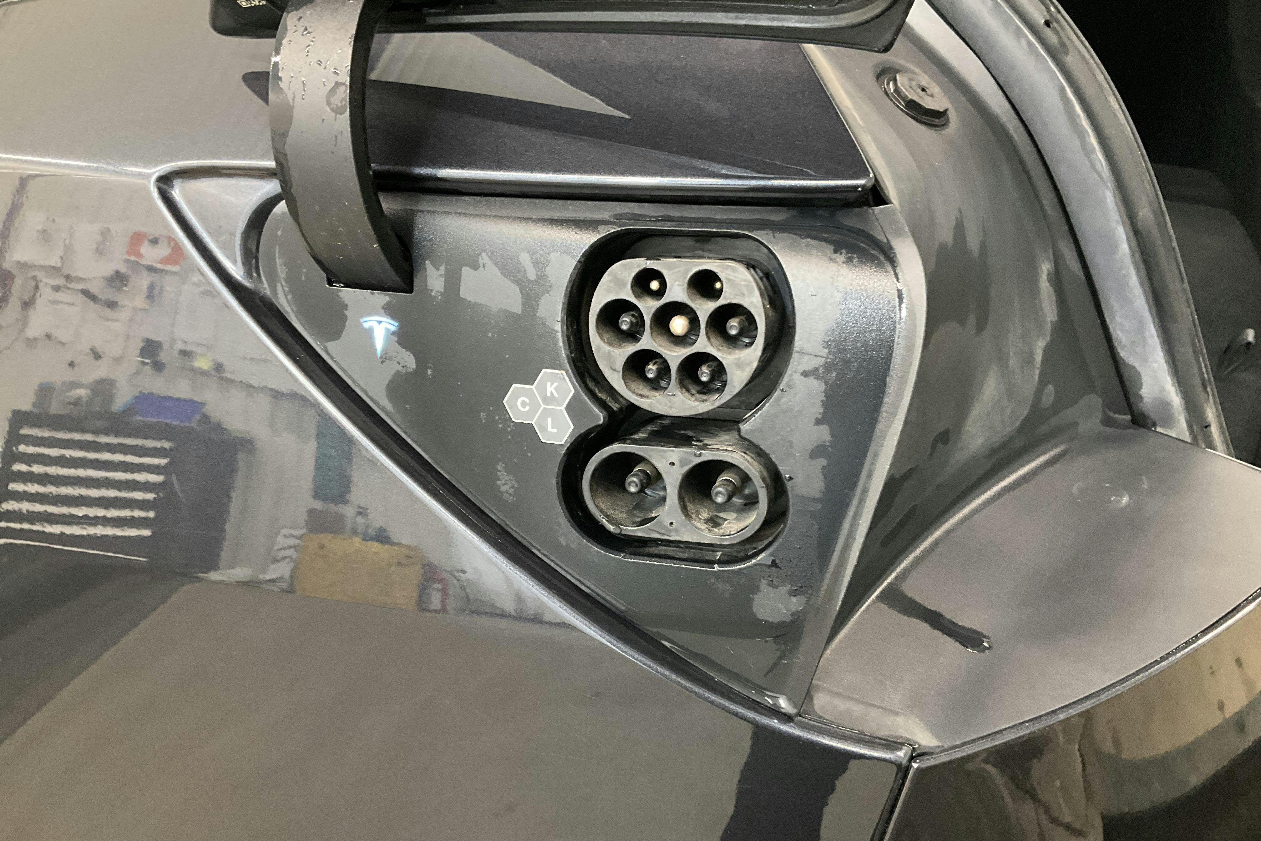 Vehicle Image 16