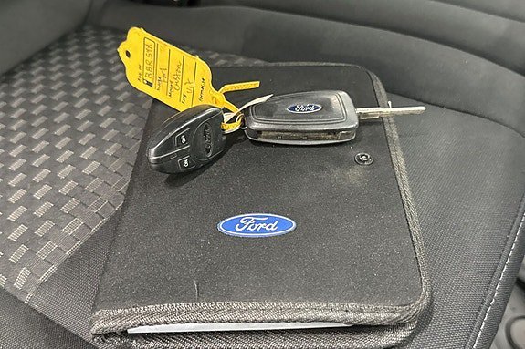 Vehicle Image 23