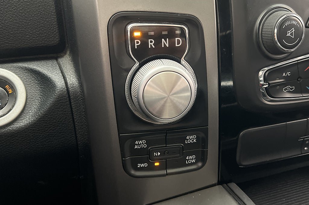 Vehicle Image 24