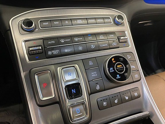 Vehicle Image 24