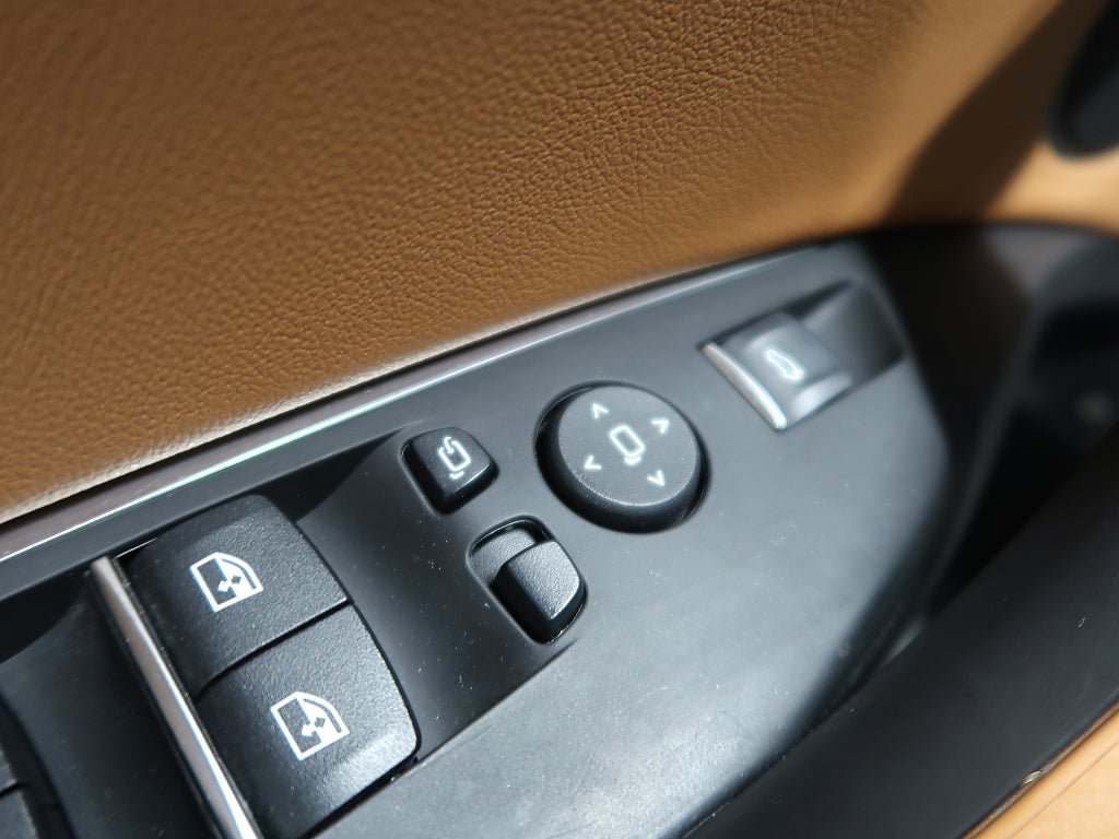 Vehicle Image 28