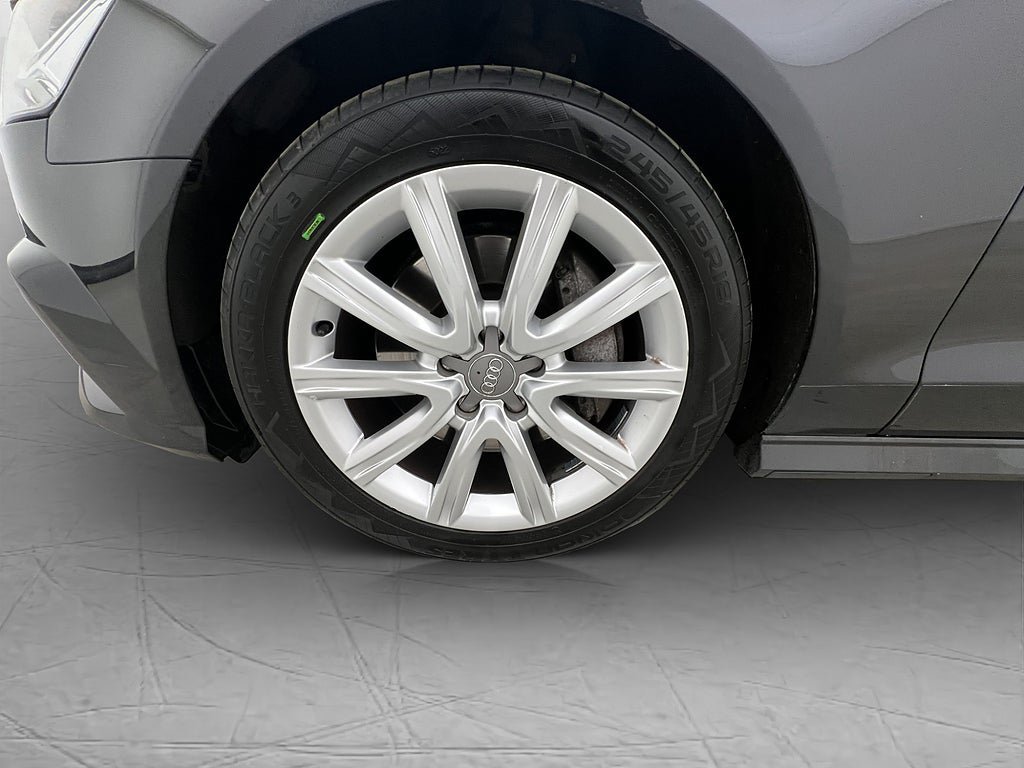 Vehicle Image 25