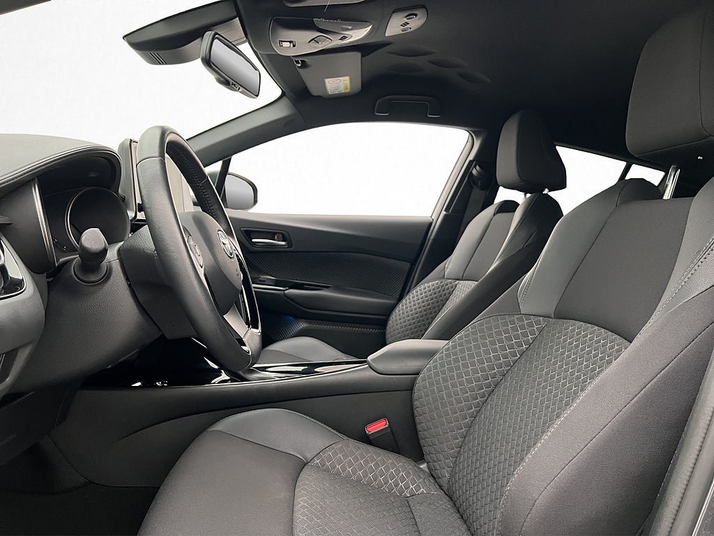 Vehicle Image 11