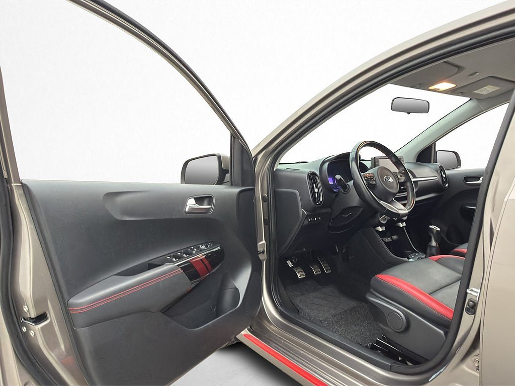 Vehicle Image 9