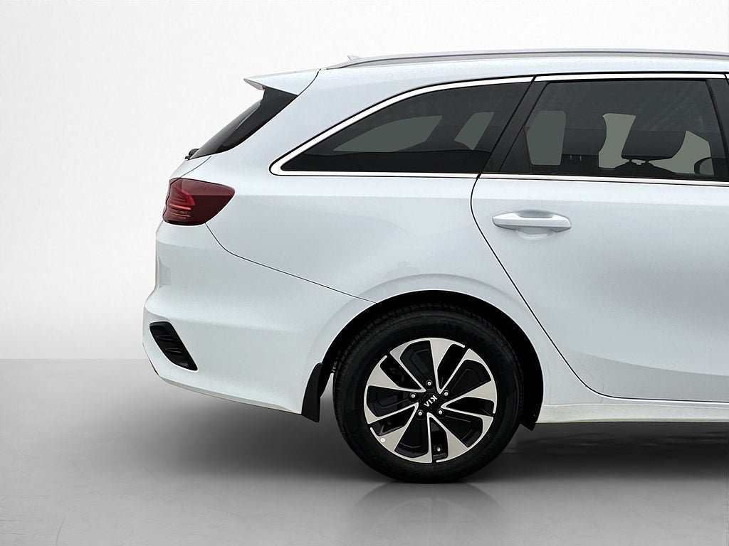 Vehicle Image 28