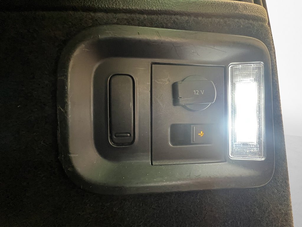 Vehicle Image 32