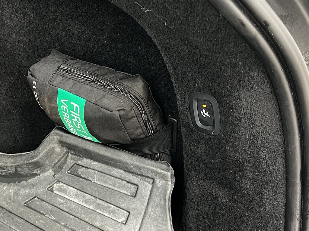 Vehicle Image 32