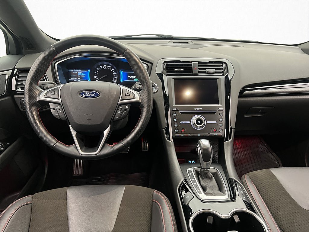 Vehicle Image 9