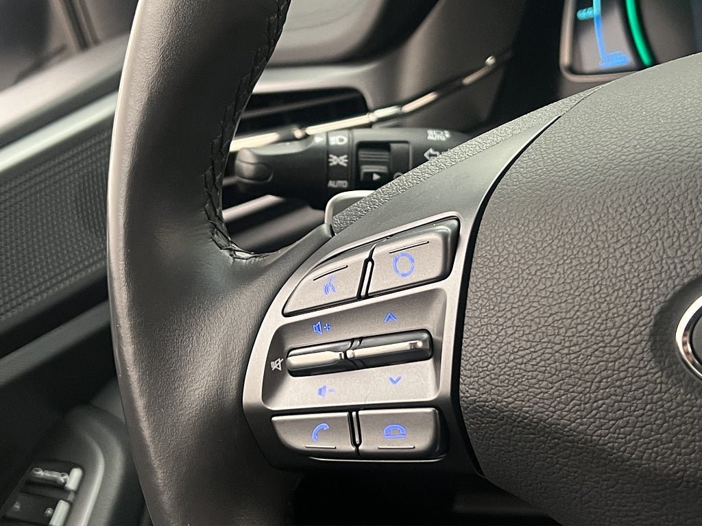 Vehicle Image 17