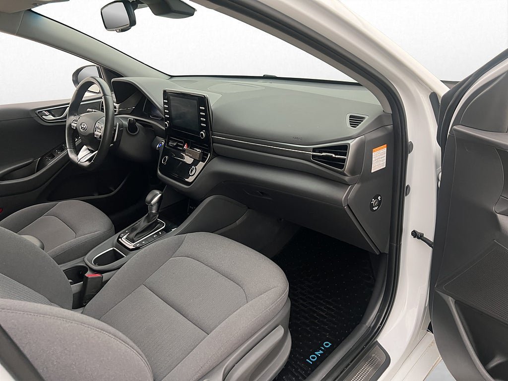 Vehicle Image 26