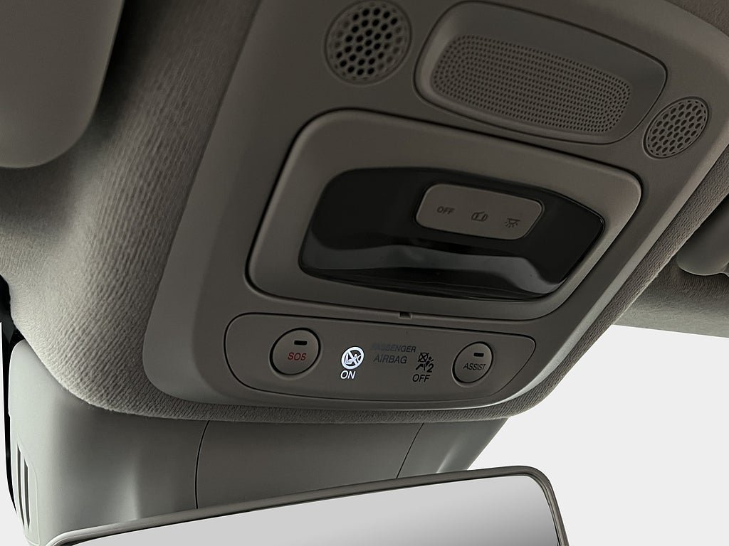Vehicle Image 23