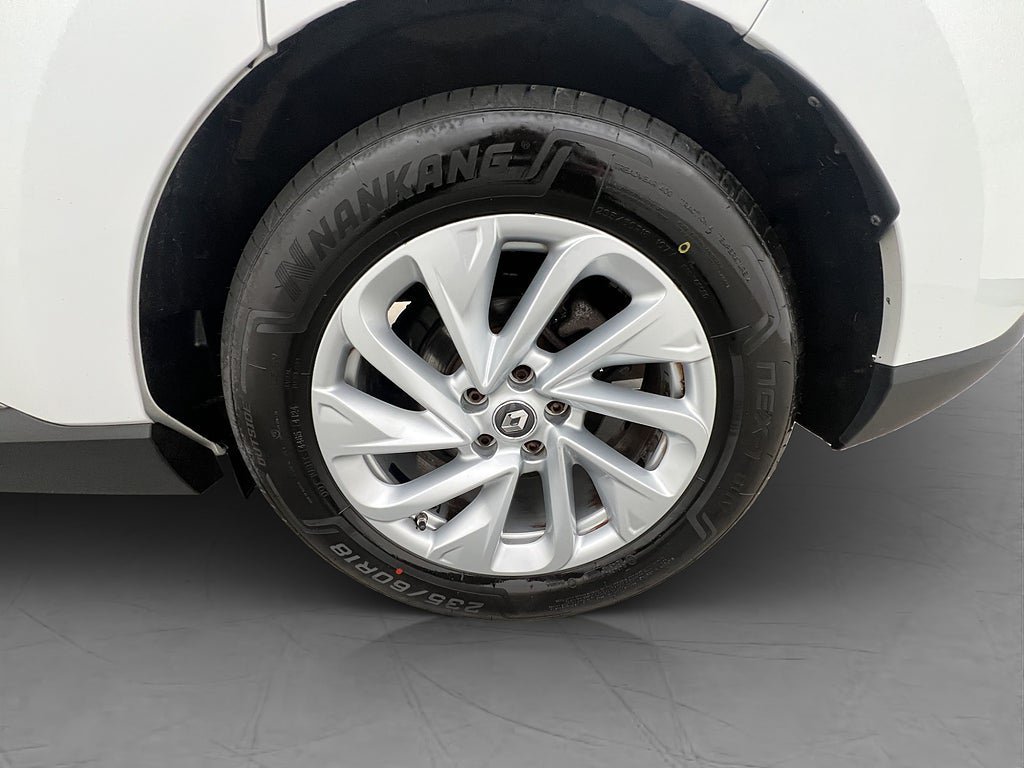 Vehicle Image 32