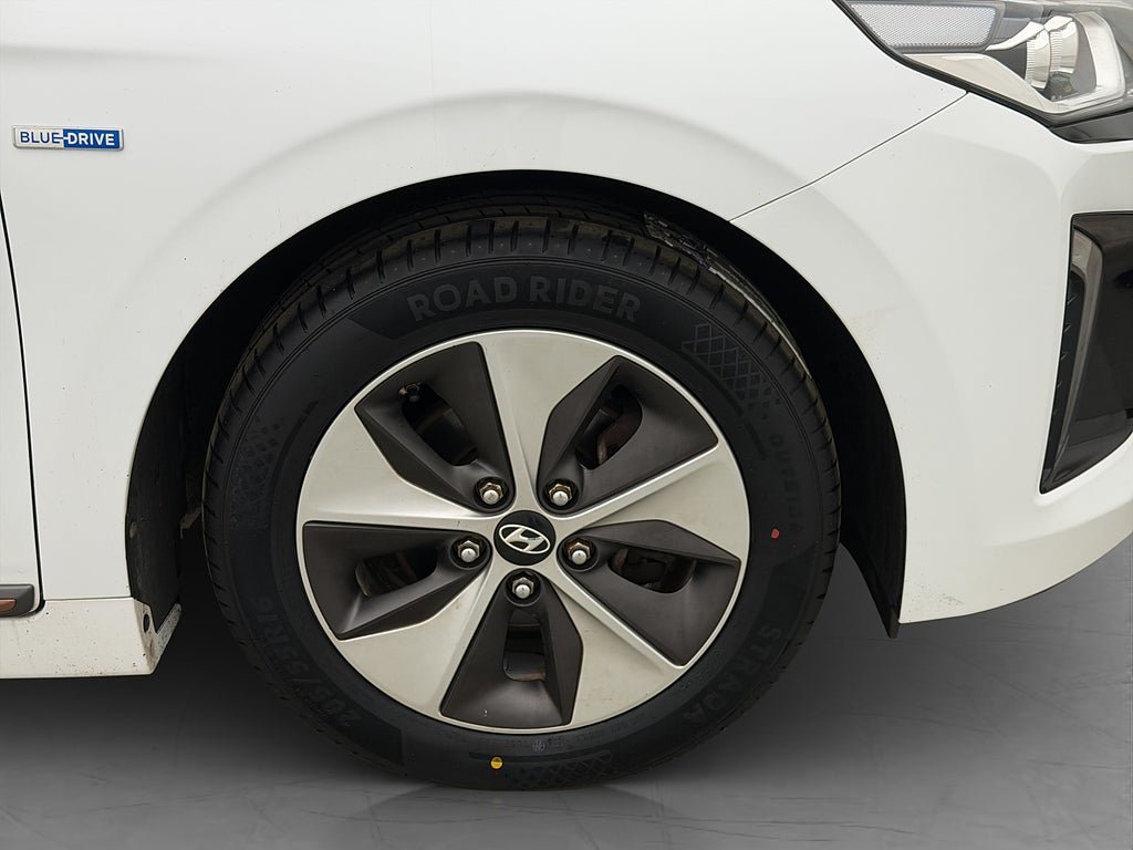 Vehicle Image 38