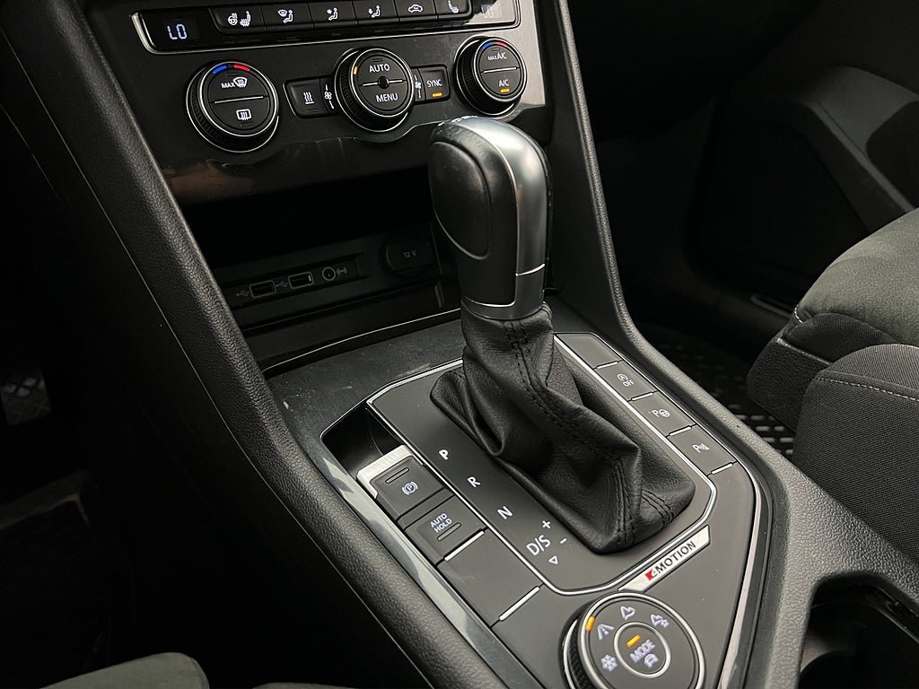 Vehicle Image 24