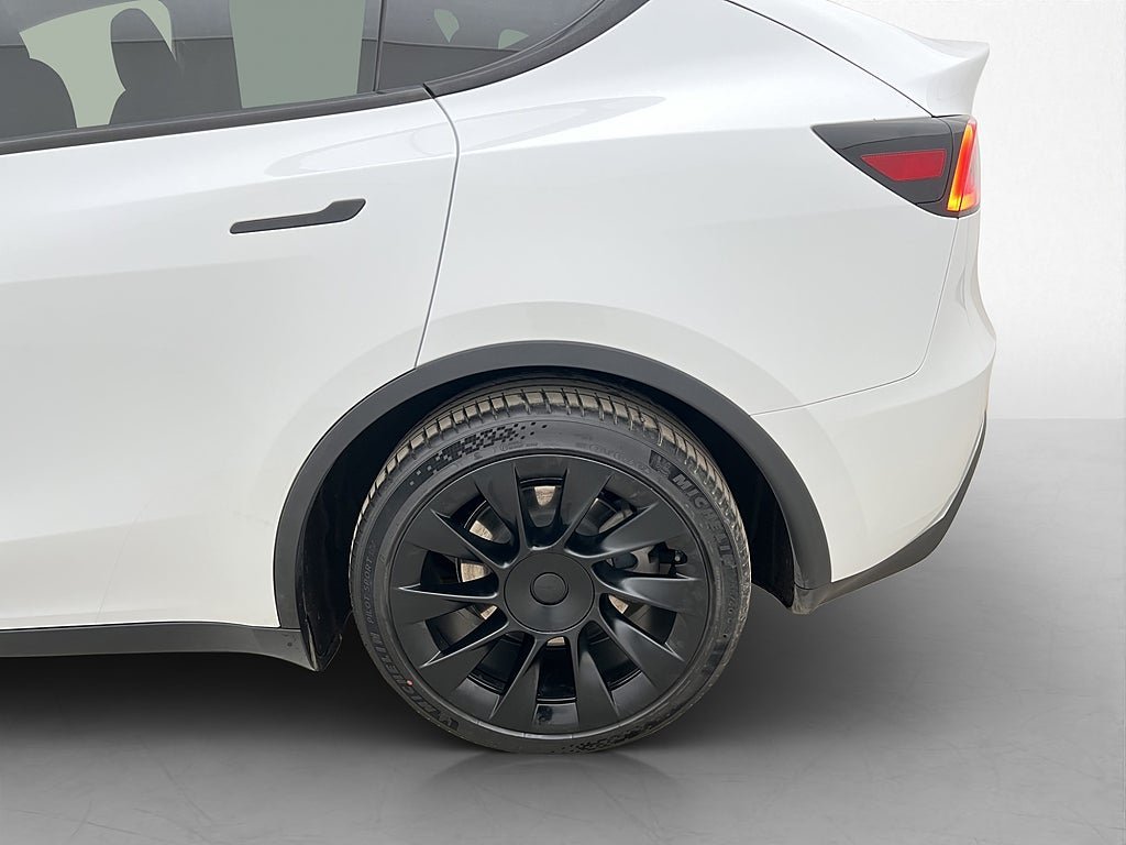 Vehicle Image 33