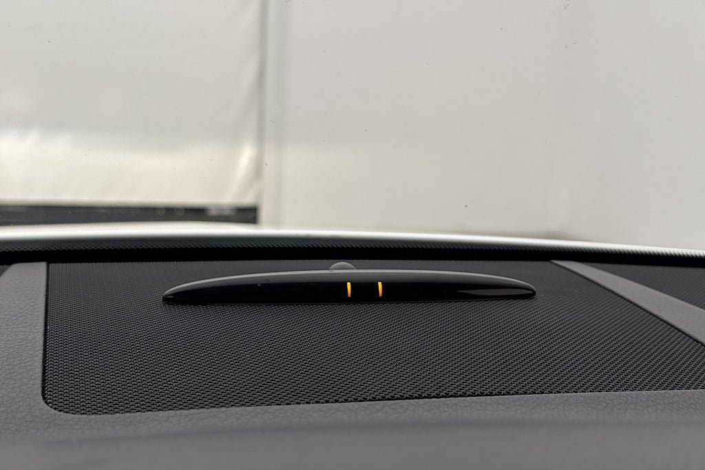 Vehicle Image 38