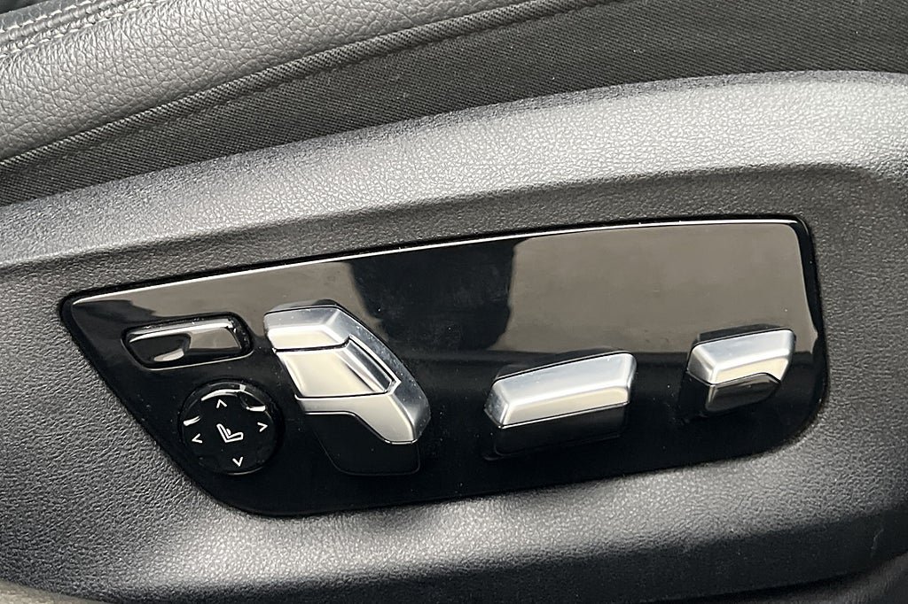 Vehicle Image 37