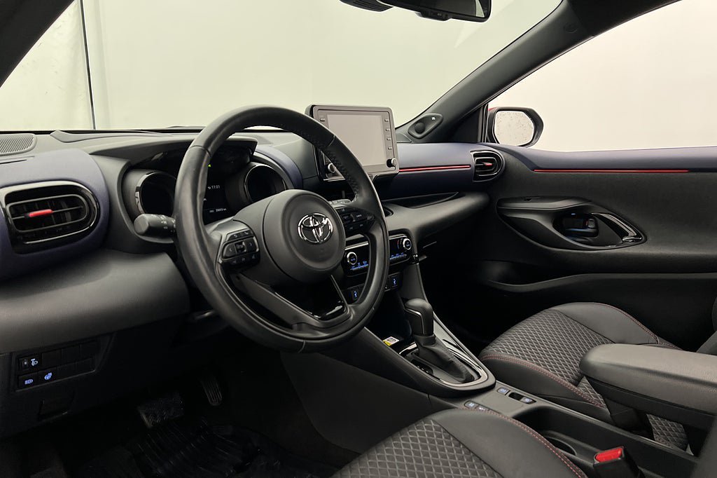 Vehicle Image 8