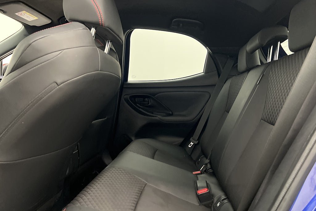 Vehicle Image 11