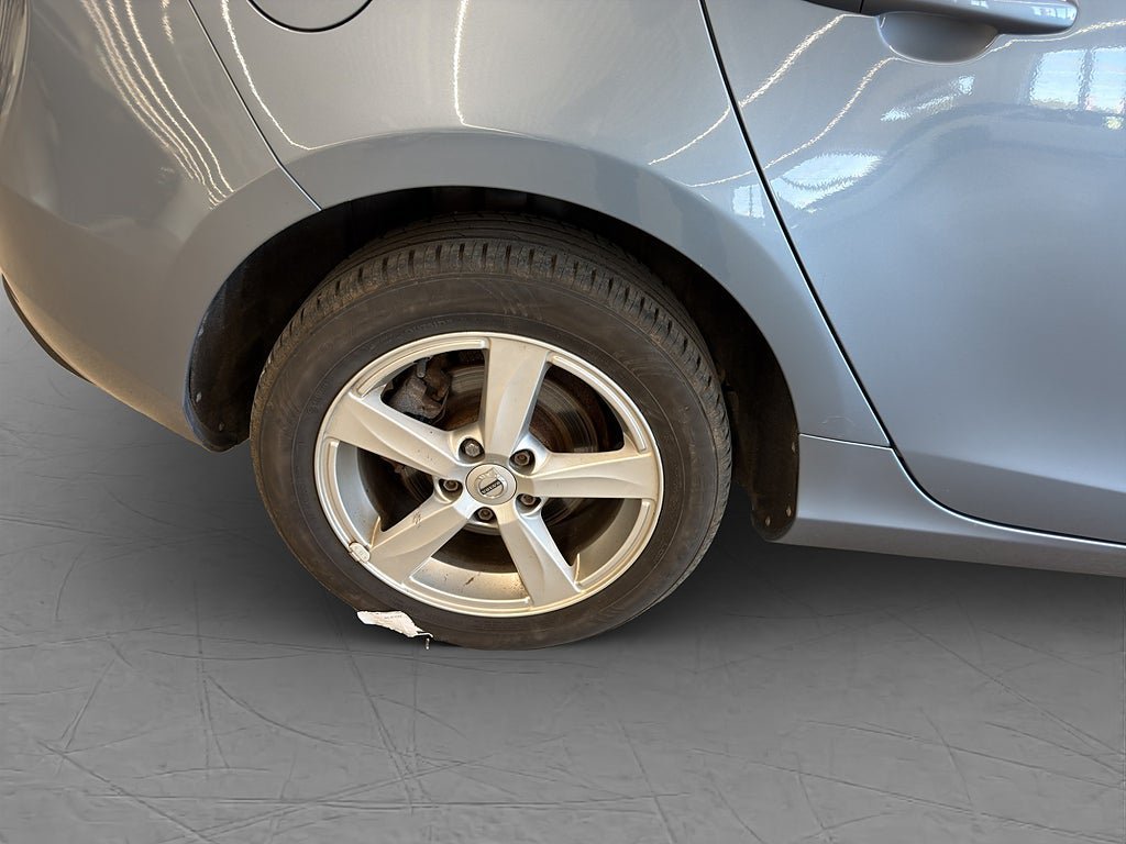 Vehicle Image 13