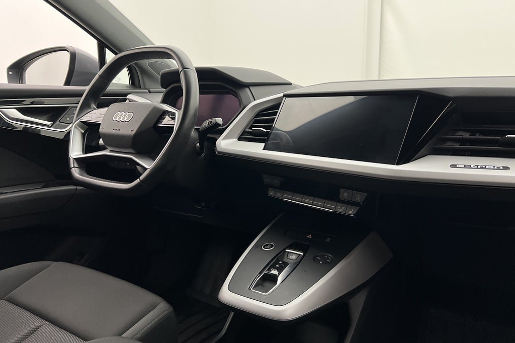 Vehicle Image 33