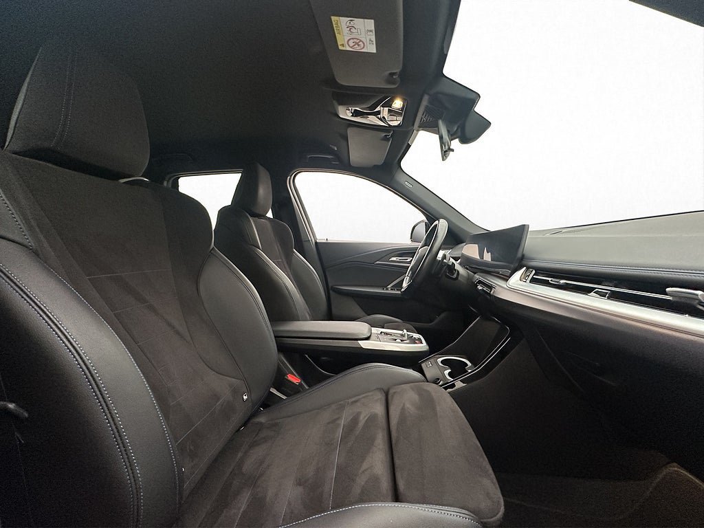 Vehicle Image 33