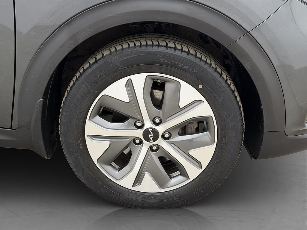 Vehicle Image 38