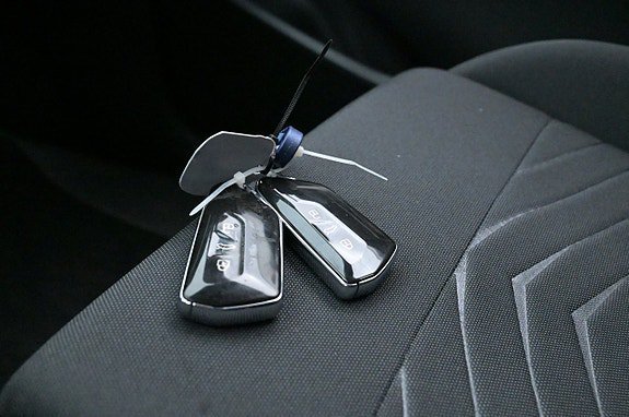 Vehicle Image 24
