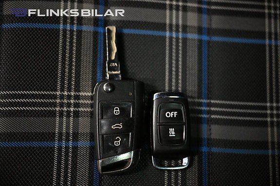 Vehicle Image 32