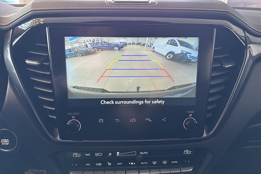 Vehicle Image 23
