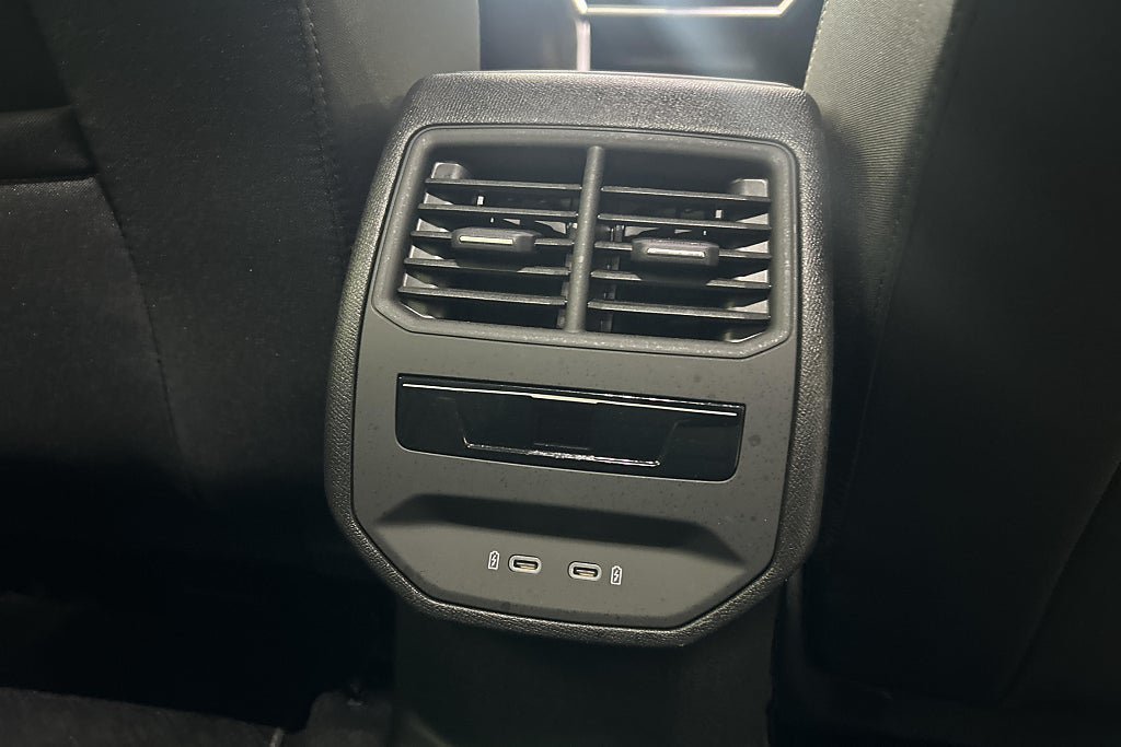 Vehicle Image 34