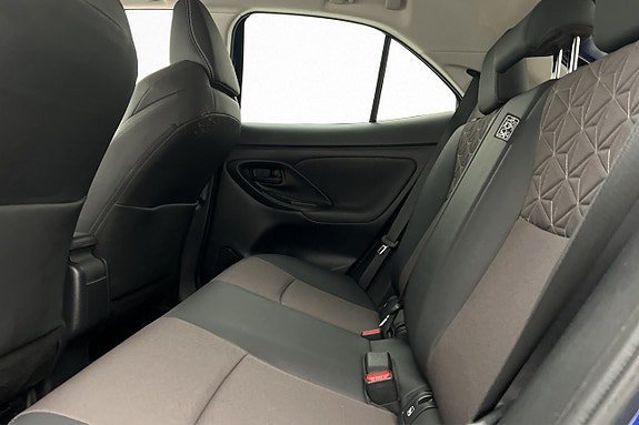 Vehicle Image 23